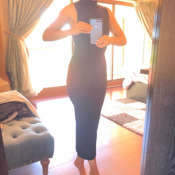 Katherine Barclay Dresses & Skirts - Katherine Barclay Dalia black midi dress